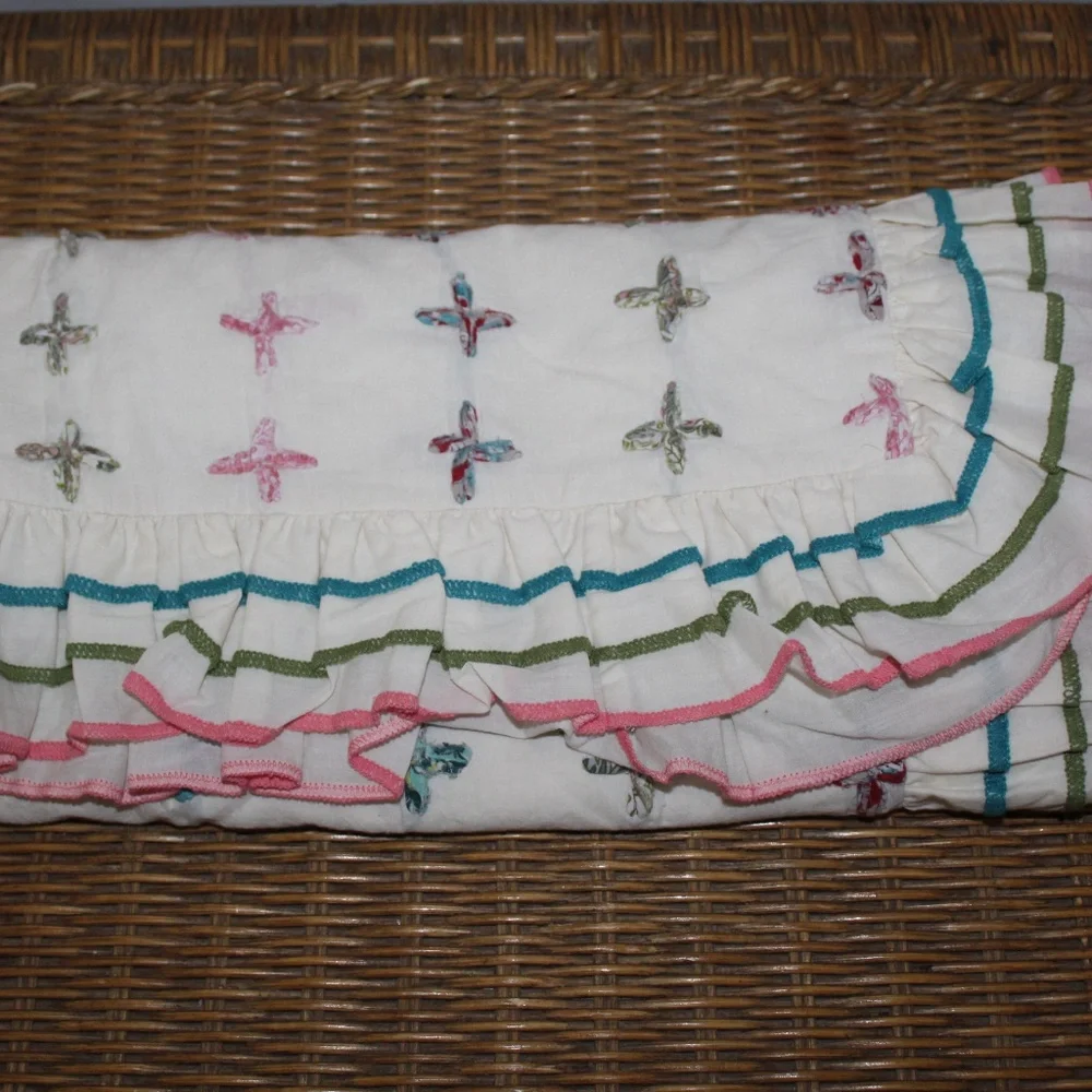 Williams Sonoma. Sham with Ruffled Trim – Multicolor Stitch Detail Sz. 26 x 20